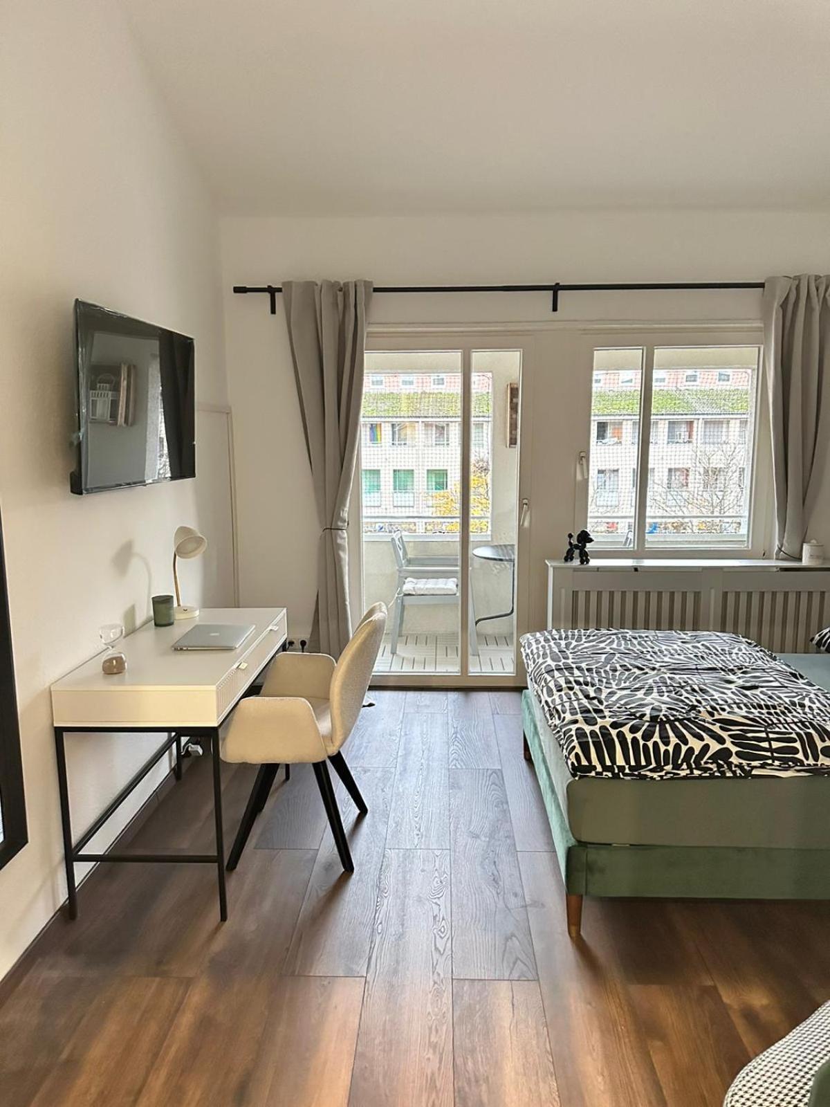 Naehe Kit Mit Parkplatz Und Smart Tv Karlsruhe Exterior foto
